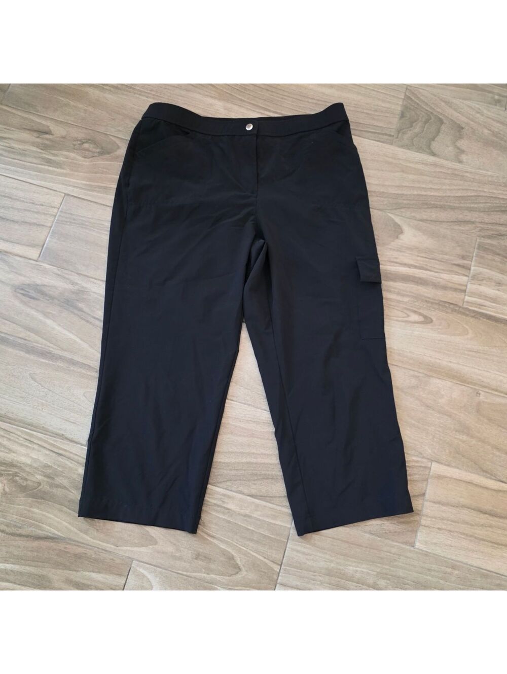 WEEKENDS by Chico's Women's Black Crop Pants Size 1 Stretch Snap Button Zip